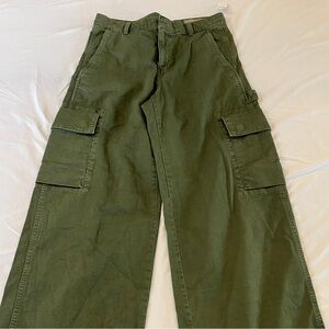 GAP Women’s Green Baggy Cargo Pants